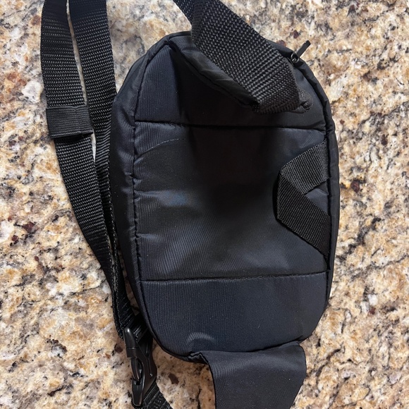 Adidas Fanny Pack Belt Bag Cross Body - Picture 2 of 5